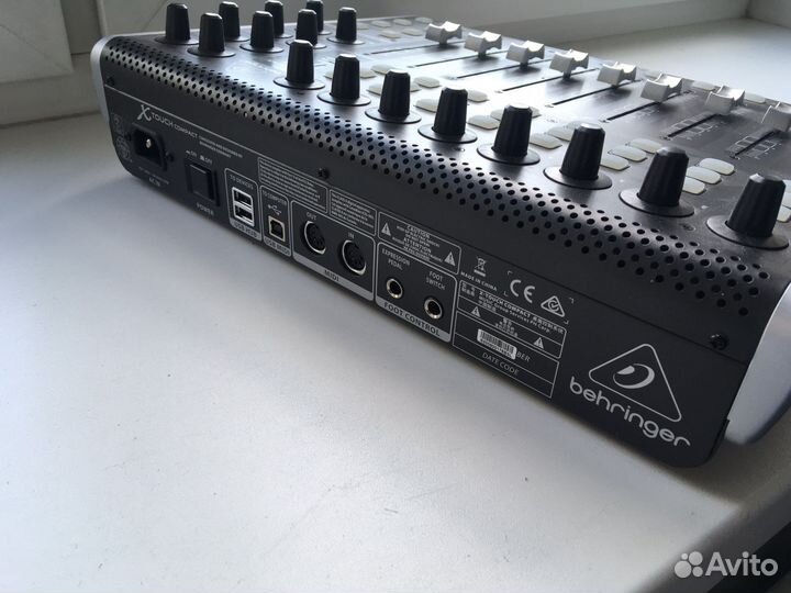 Midi-контроллер behringer X-touch compact