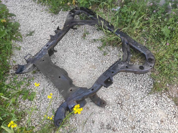 Подрамник передний Opel Vectra B