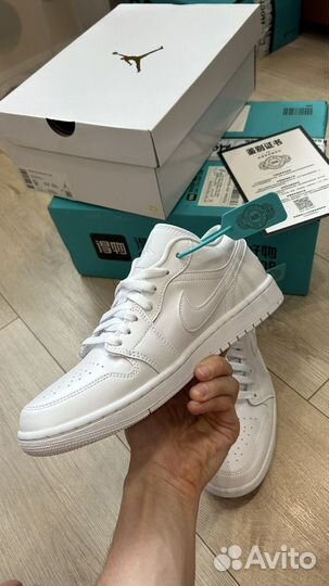 Nike air jordan 1 low triple white оригинал 26 см