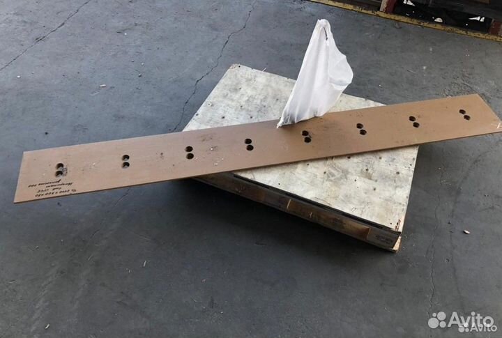 Нож ковша на экскаватор-погрузчик JCB 4CX