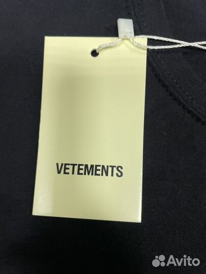 Футболка vetements