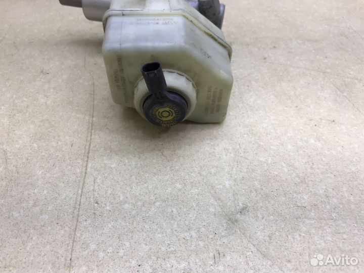 Главный тормозной цилиндр бмв Х3 Е83 гтц