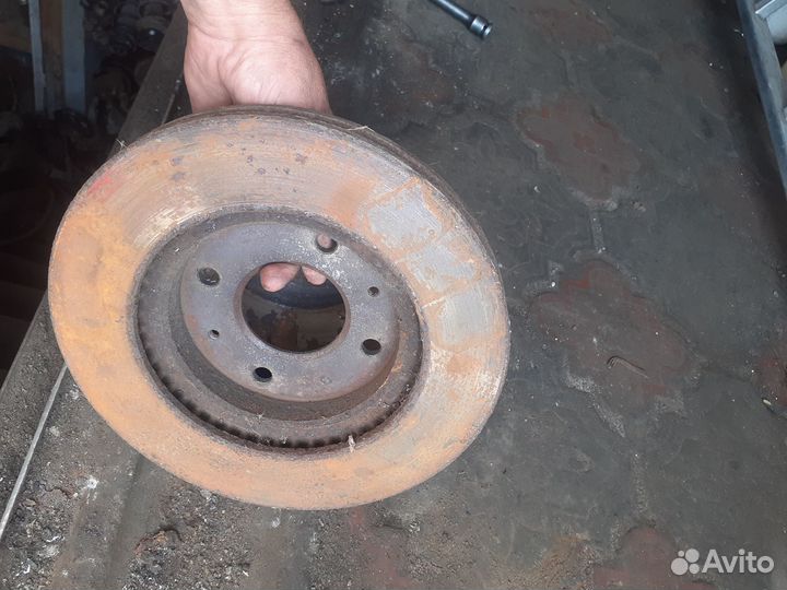 Тормозной диск Mitsubishi Lancer 9