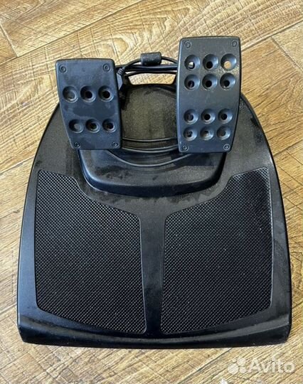 Руль logitech momo racing