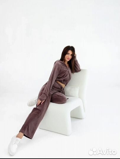 Костюм женский с брюками