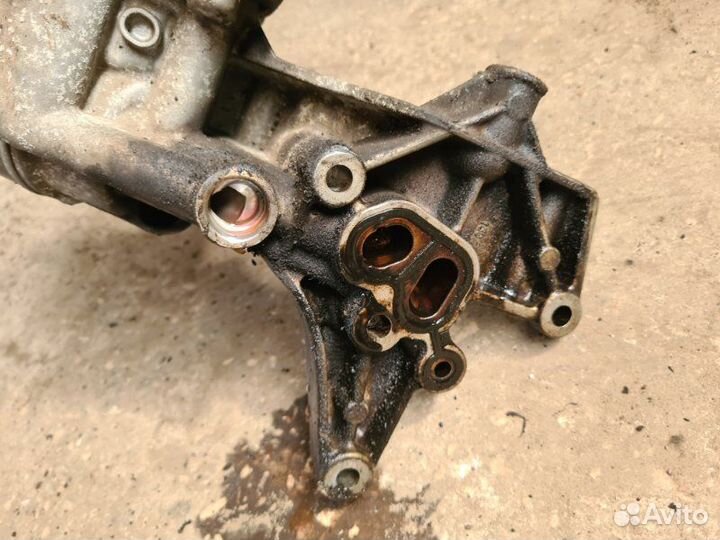 Кронштейн масляного фильтра Skoda Yeti cbzb 2011