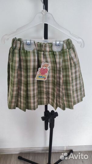 Вязаный костюм с юбкой для девочки