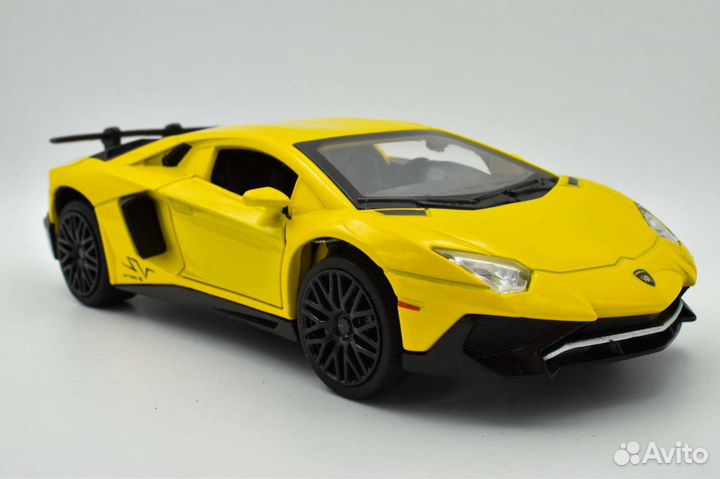 Коллекционные модели металл Lamborghini Aventador