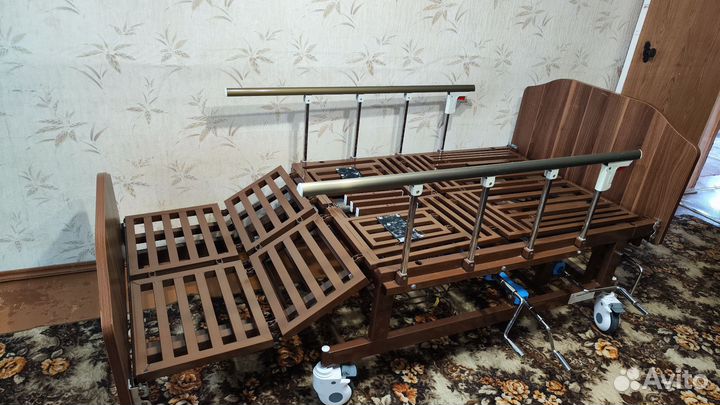 Кровать для лежачих больных с туалетом