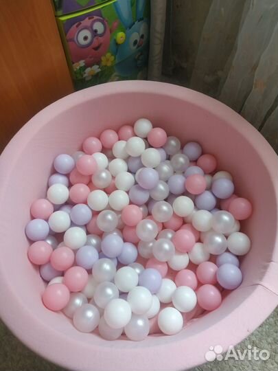 Сухой бассейн с шариками