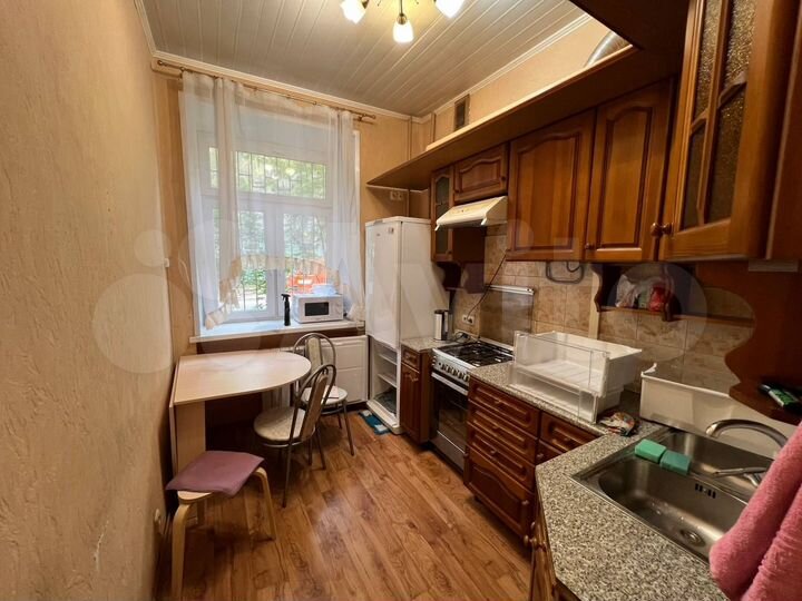 2-к. квартира, 42 м², 1/3 эт.