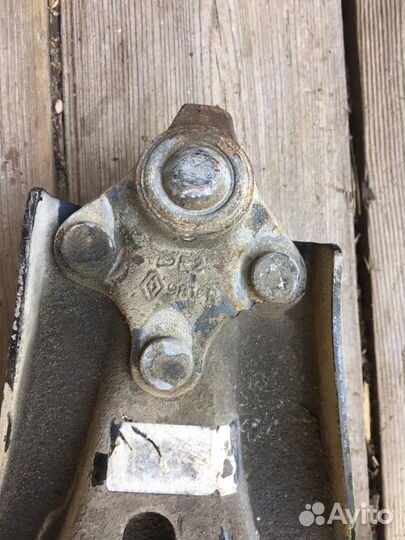 Рычаг нижний левый renault duster