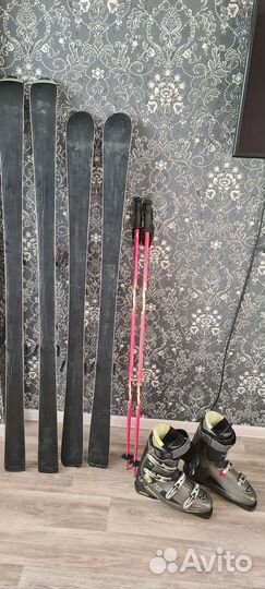 Горные лыжи roxy 162см и горнолыжный шлем