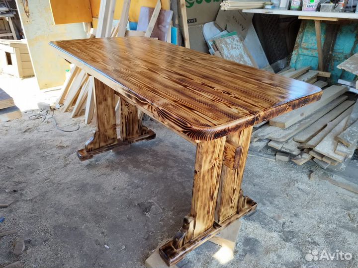 Стол обеденный