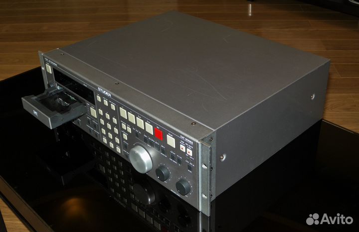 Studer D 780 профессиональный дат-рекордер