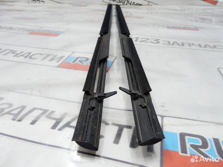 Молдинг стекла двери задней левой наружный Subaru