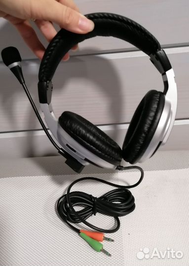 Игровые наушники с микрофоном sven новые