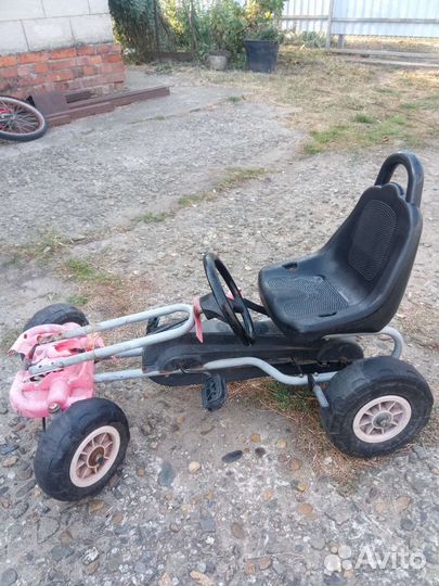 Детская педальная машина