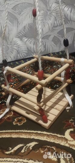 Детские качели уличные