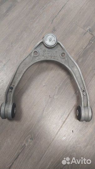 Рычаг подвески верхний передний Volkswagen Touareg