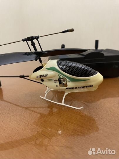 Вертолет на пульте управления