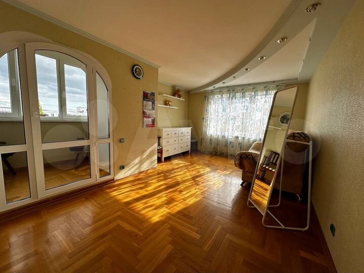 3-к. квартира, 81,1 м², 8/12 эт.