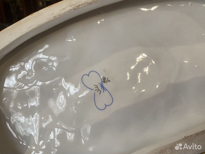 Фарфоровая статуэтка