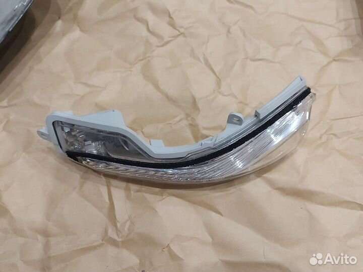 Повторитель поворота в зеркало Инфинити Q50 левый