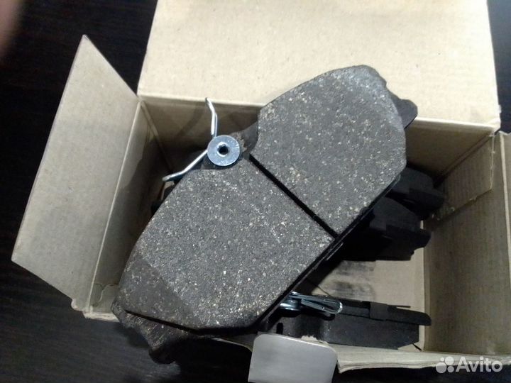 Тормозные колодки передние