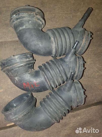 Патрубок воздушного фильтра Mitsubishi Lancer 9