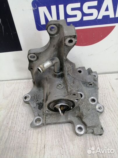 Корпус помпы Nissan serena NC26
