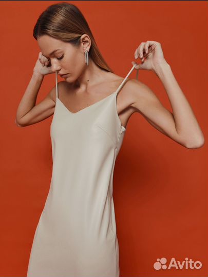 Платье из экокожи