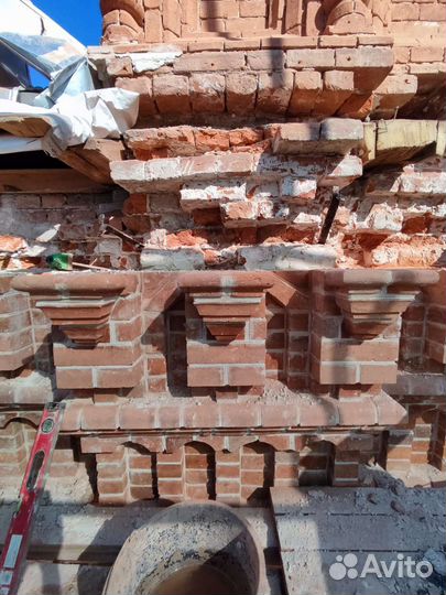 Каменщик - реставратор