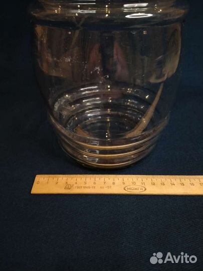 Старинная стеклянная банка