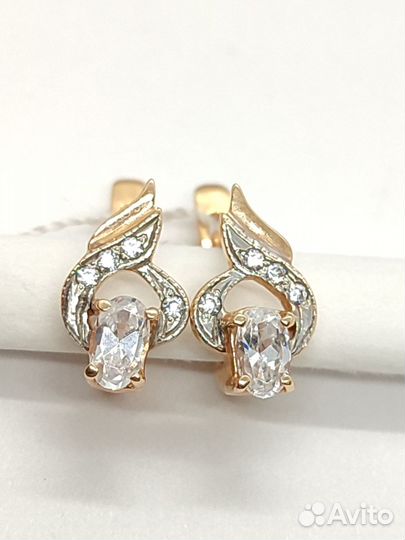 Серьги с синтетическим камнем Золото