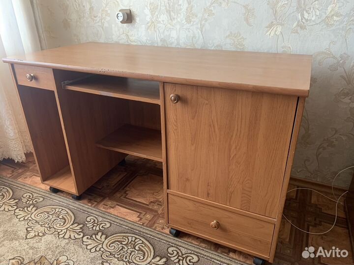 Комьютерный стол