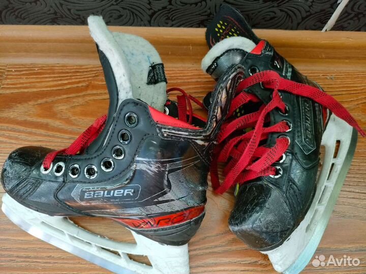 Коньки хоккейные детские