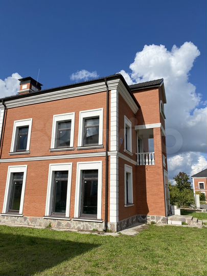 Коттедж 240 м² на участке 9,2 сот.