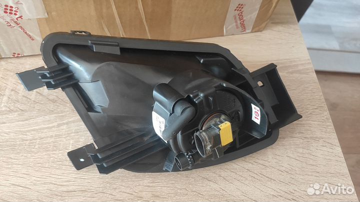 Правая птф (противотуманка) Peugeot 308 (дорест)