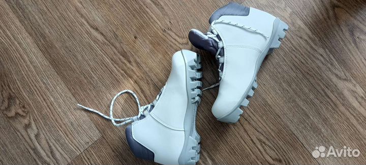 Лыжные ботинки детские 36 размер