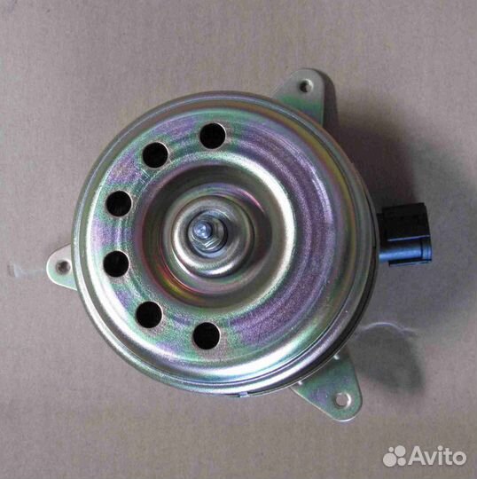 Вентилятор охлаждения Mitsubishi Outlander