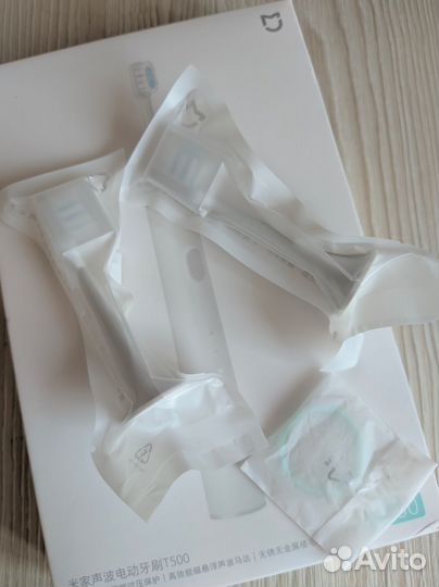 Электронная зубная щетка