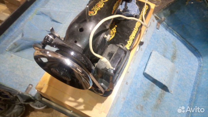 Швейная машина Подольск с мотором