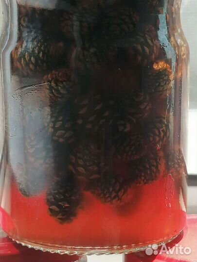 Варенье из сосновых шишек, чёрной смородины