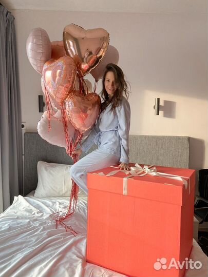 Коробка сюрприз с воздушными шарами