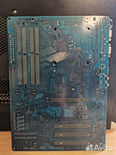 Материнская плата на 775 сокете с процессором