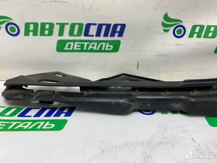 Кронштейн фары передний левый Volvo V50 универсал