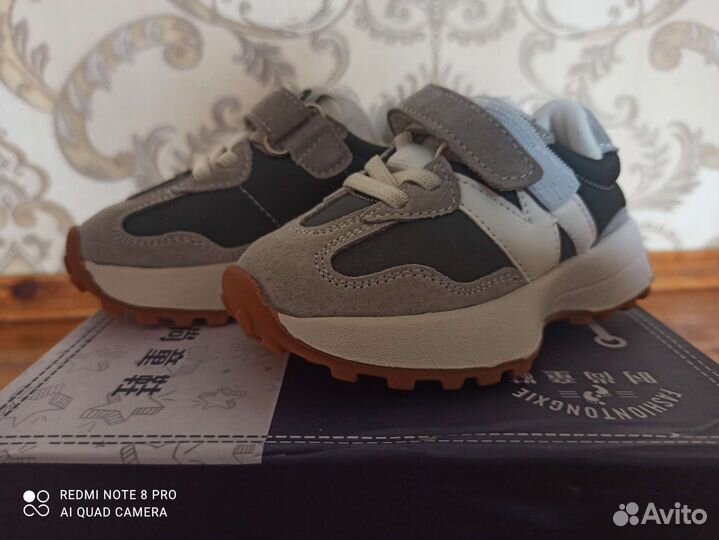 Кроссовки детские 21 размер. Новые