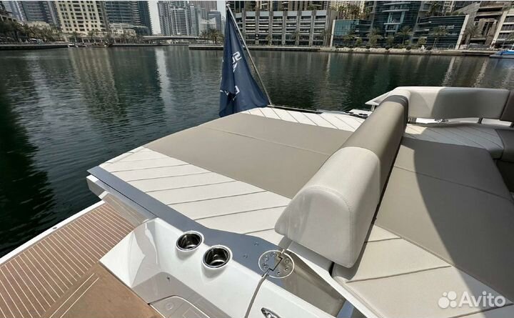 Моторная яхта Sunseeker 65 Sport Yacht