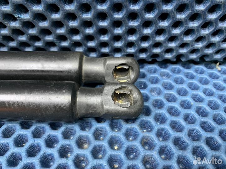 Амортизатор двери багажника Audi Q5 8R